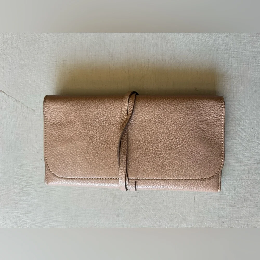 Cuyana 100% leather